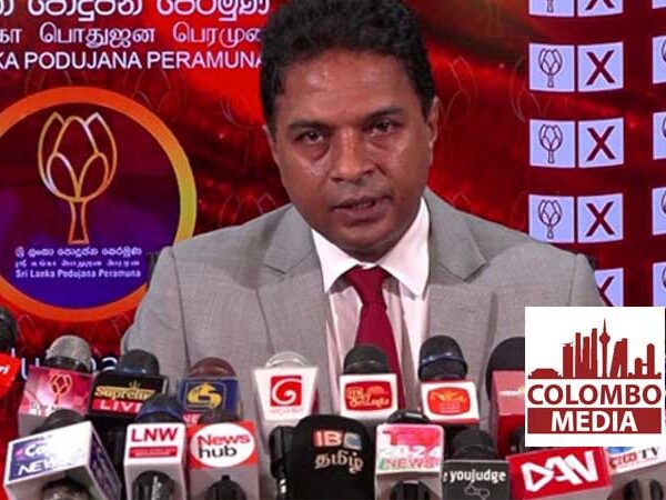ආන්දෝලනාත්මක රතු කන්ටේනර් එළියට ගිය හැටි සාගර රටට කියයි