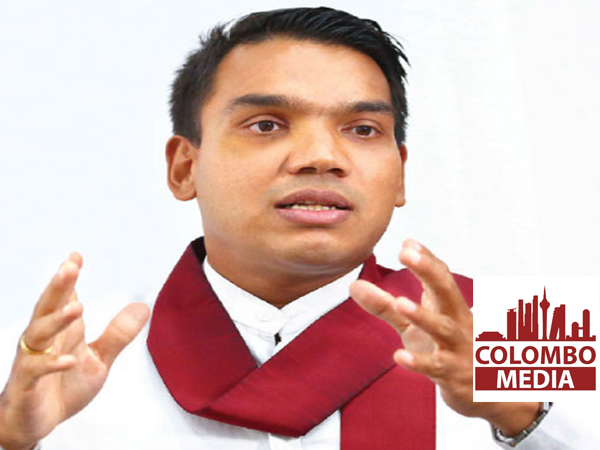 වන්දි ගෙව්වේ මල්ලි – නාමල් රාජපක්ෂ