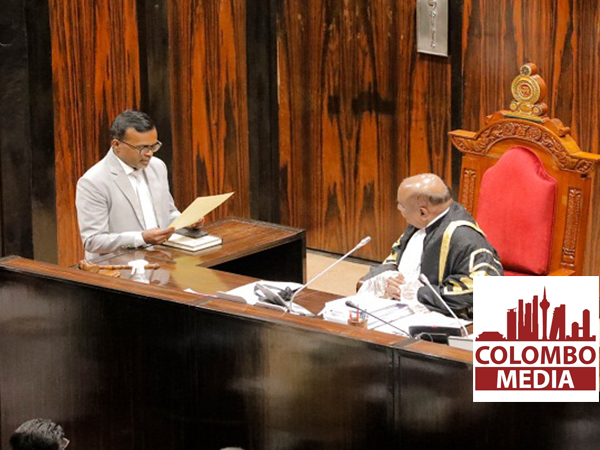 කරුණාරත්න පරණවිතාන දිවුරුම් දෙයි