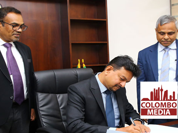 යටි දේශපාලන අරමුණු නැති වෘත්තීය සමිතිවලට ආණ්ඩුව සමඟ වැඩ කළ හැකියි-කම්කරු නියෝජ්‍ය ඇමැති මහින්ද ජයසිංහ