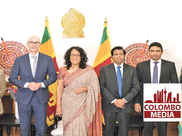 ශ්‍රී ලංකාවේ ඉතාලි තානා­පති අග­මැ­තිනි හරිනි හමු­වෙයි-වෘත්තීය පුහුණු අධි­කා­රිය ශ්‍රී ලාංකික සංක්‍ර­ම­ණික සේව­ක­යන් පුහුණු කිරීමේ වැද­ග­ත්කම අග­මැ­ති­නිය පෙන්වා දෙයි