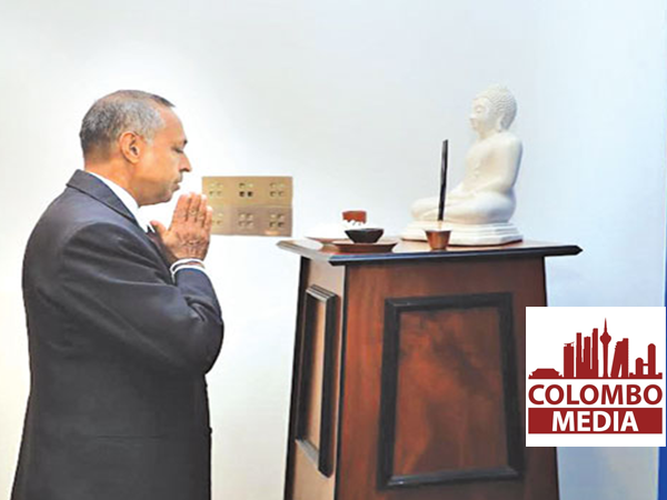 ප්රවාහන, මහාමාර්ග, වරාය හා සිවිල් ගුවන් සේවා අමාත්යාංශයේ ලේකම් මහාචාර්ය කපිල සී. කේ. පෙරේරා