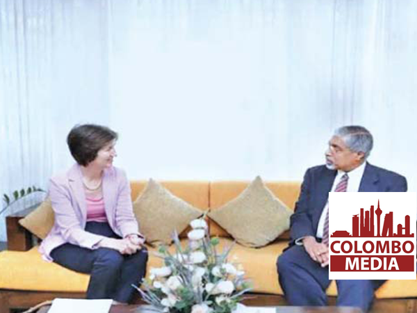 මධ්‍යම පළාත් ආණ්ඩුකාරවරයා ස්විස්ටර්ලන්ත තානාපතිනිය සමඟ සුහද හමුවක්