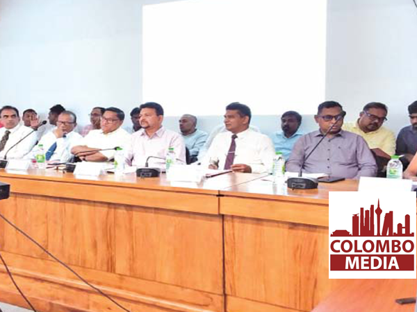නීති විරෝධී ක්‍රියාවලට කඩිනමින් නීතිය ක්‍රියාත්මක කරන්න-ඇමැති විජිත පොලීසියට දැනුම් දෙයි