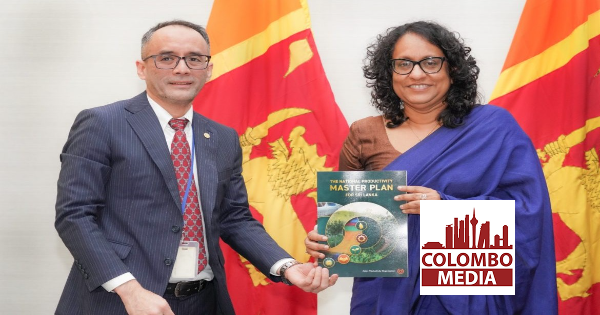 ශ්‍රී ලංකාව සඳහා වන ජාතික ඵලදායිතා ඉදිරි සැලැස්ම අගමැතිණිය වෙත